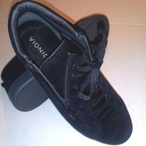 New Womens 11.  VIONIC shoes Black Suede, "ROSEMONT"
